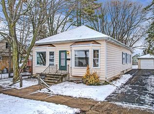 571 Clark St, Elgin, IL 60123