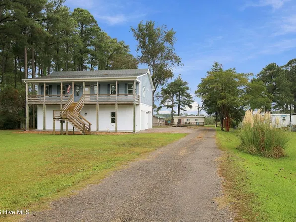 402 Gillikin Road, Beaufort, NC 28516