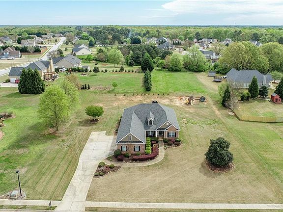 5th image of 49 Sawtooth Oak Dr