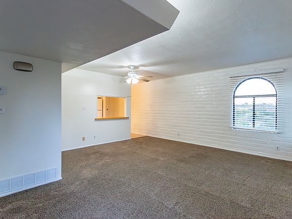 4th image of 565 N Macnab Dr #C
