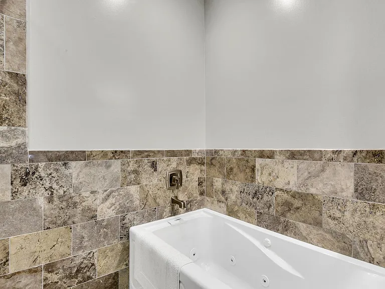 710 Lalique Cir #906 — Photo 16