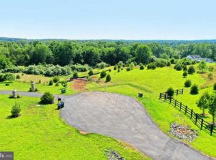 6636 Mountain Shadow Trl, Centreville, VA 20120