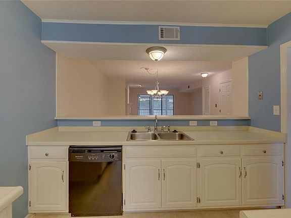 5th image of 1085 Holly Dr APT 11