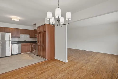 323 N Eton St Photo 1