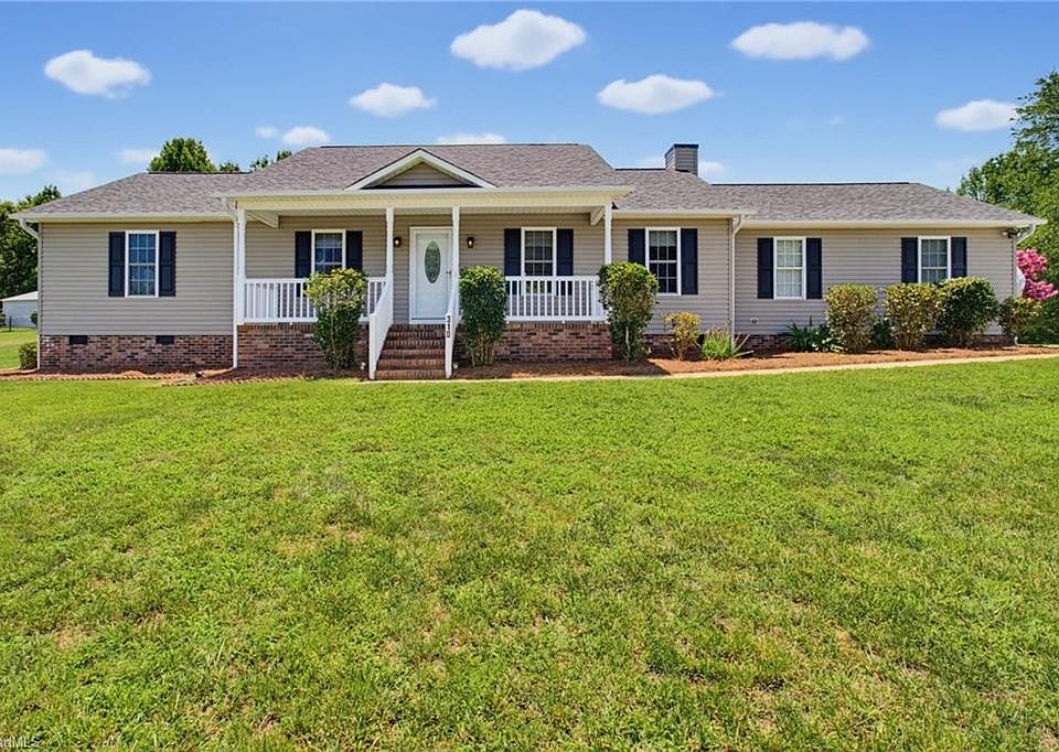 1st image of 310 Dogwood Acres Ln