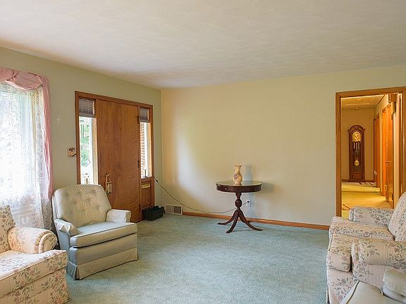 4th image of 500 Wesleyan Pl