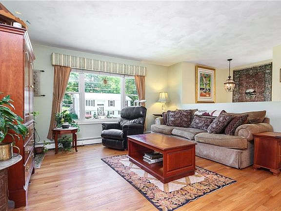 5th image of 9 Rockcrest Ln