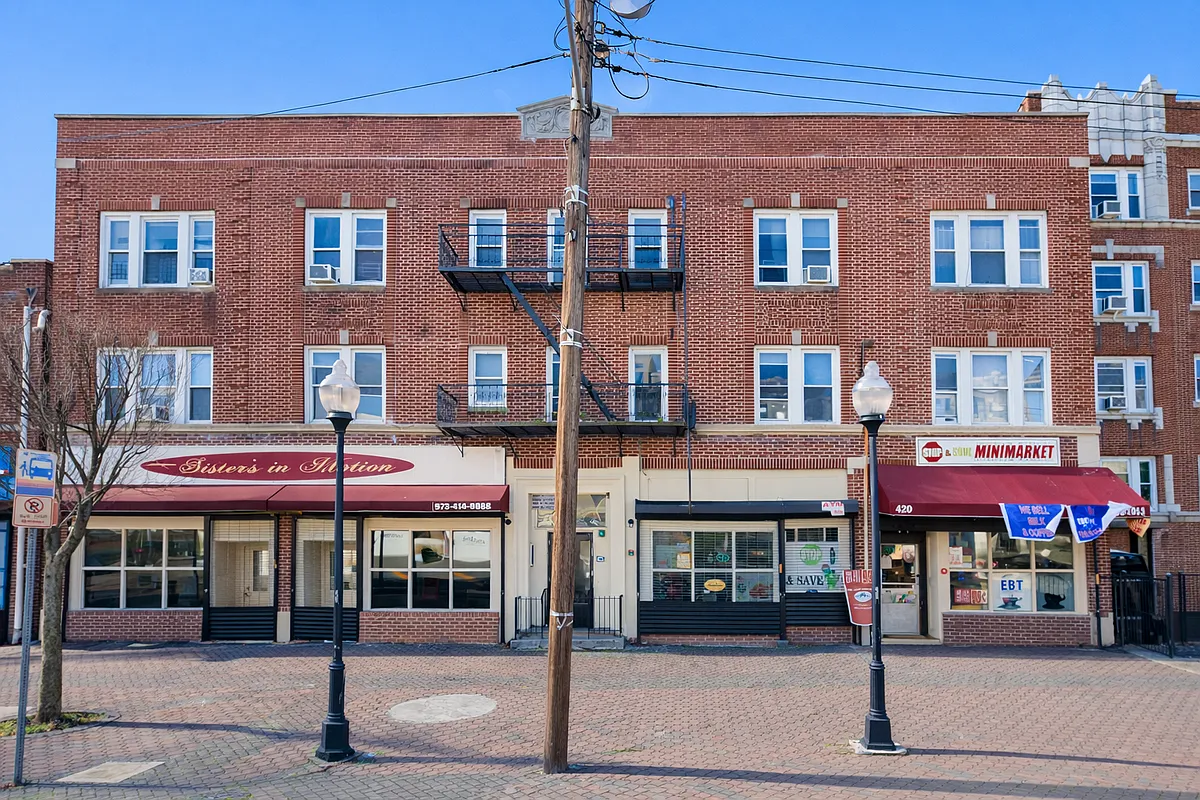 Building Photo - 418 Central Ave #102
