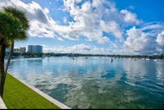 Exceptional Water views!