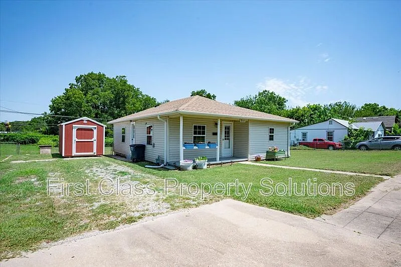 2 bed, 1.0 bath, 1140 sqft, $1,400 — Photo 3