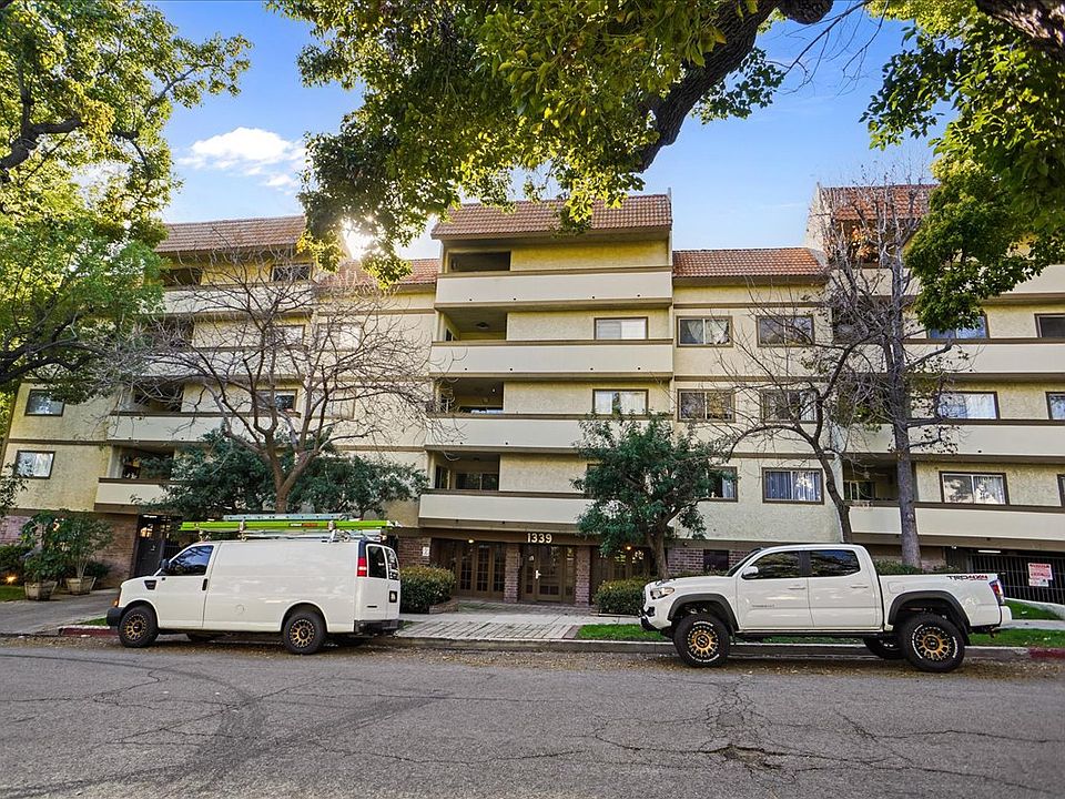 1st image of 1339 N Columbus Ave #318-1