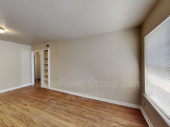 4th image of 205 Sunnyland Dr