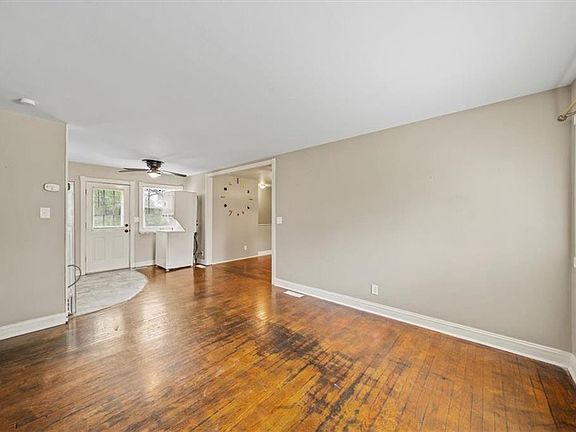 3rd image of 10905 E 47th St