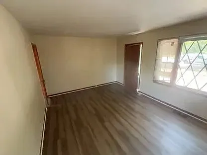 3 bed, 1.0 bath, 1188 sqft, $1,200 — Photo 3