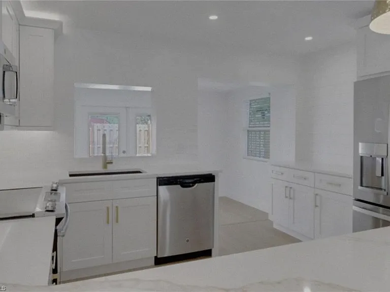 4525 Fluvia Ave — Photo 4