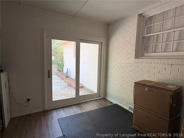 4334 Forestview Dr — Photo 3