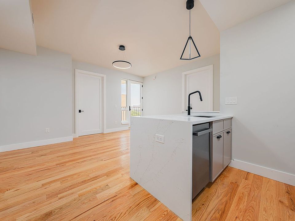 1st image of 2112 Avenue P #215