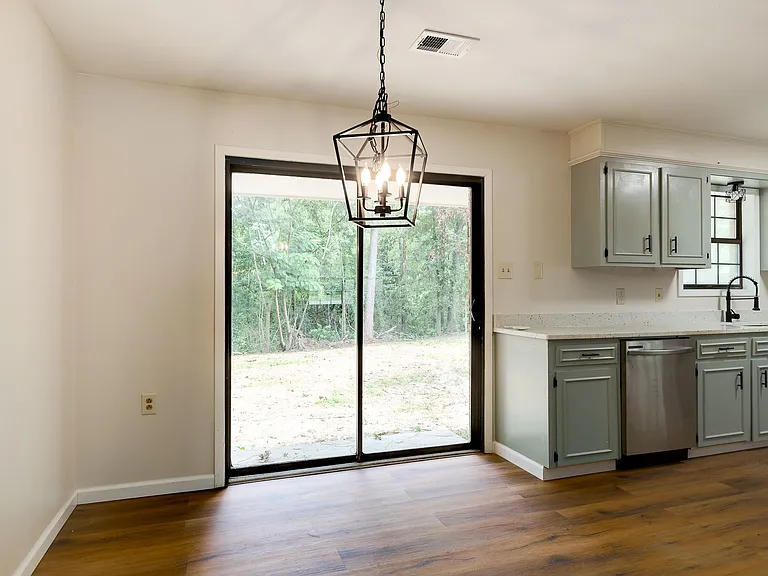 Dining/Kitchen