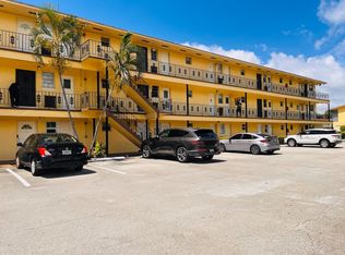 2940 Ne 203rd St, Miami, FL 33180