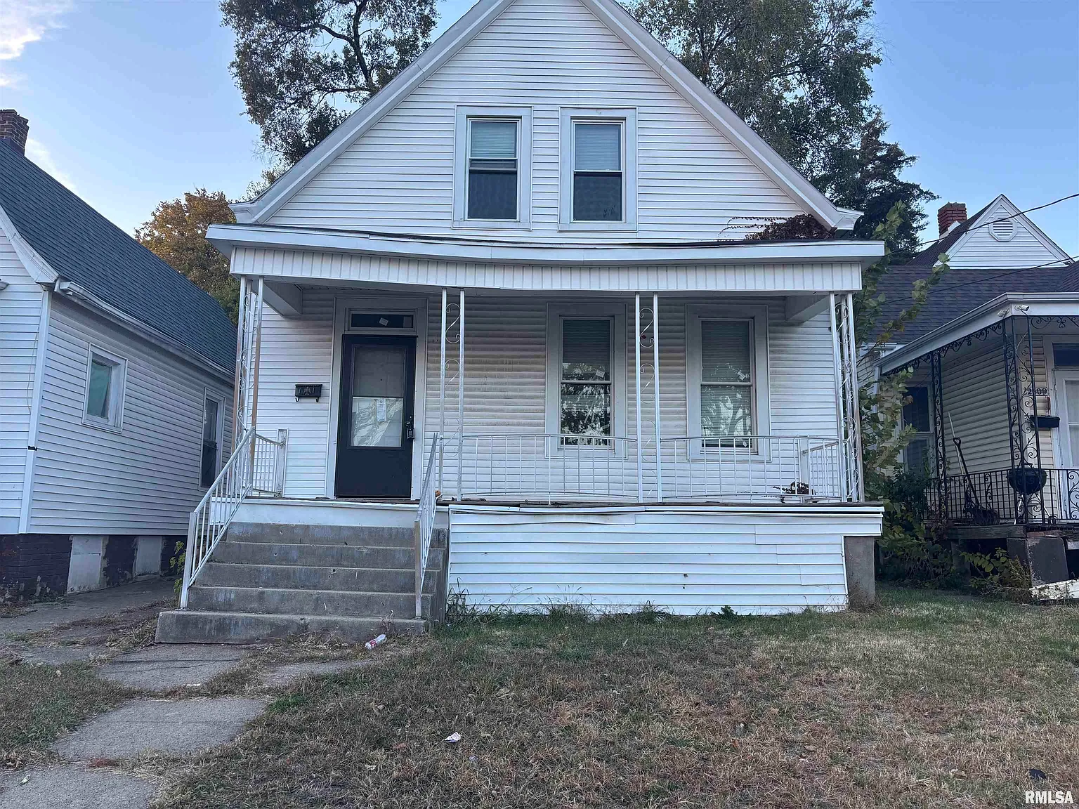2507 NE Madison Ave photo 1