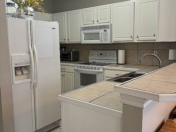 5th image of 710 E Boyd Dr APT 602
