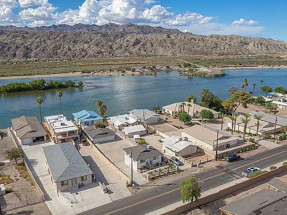 5th image of 249 Riverfront Dr