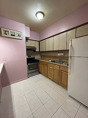 2nd image of 2510 32nd St APT 1