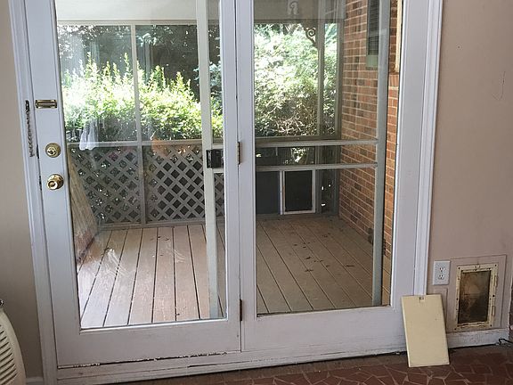 5th image of 3045 Courtland Dr