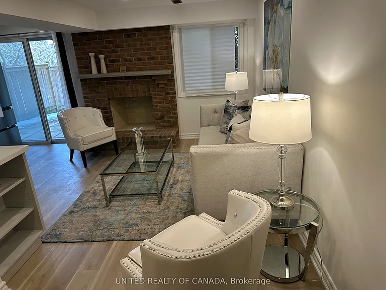 102 Baywood Ct — Photo 39