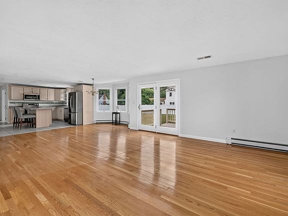 4th image of 105 Liberty Bell Cir