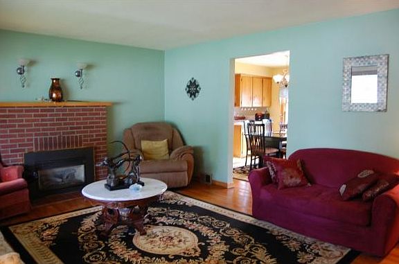 4th image of 705 University Ave