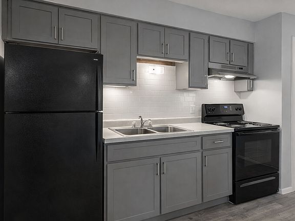 2nd image of 1801 Trinity Pl NW #2