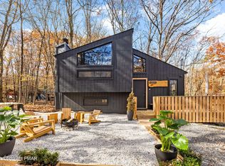 261 Overlook Dr, East Stroudsburg, PA