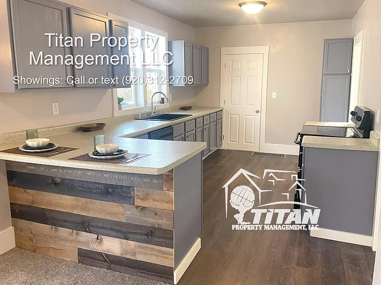 1126 Central St — Photo 4