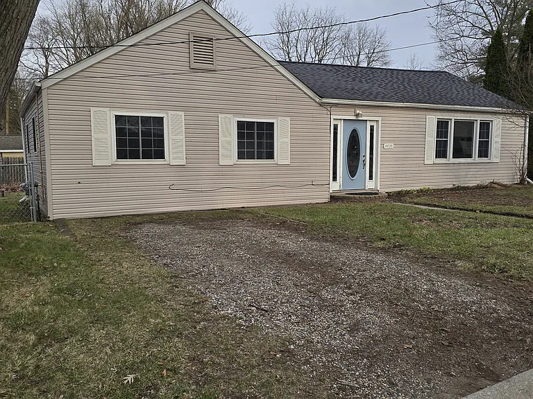 4435 Clifford Rd — Photo 20