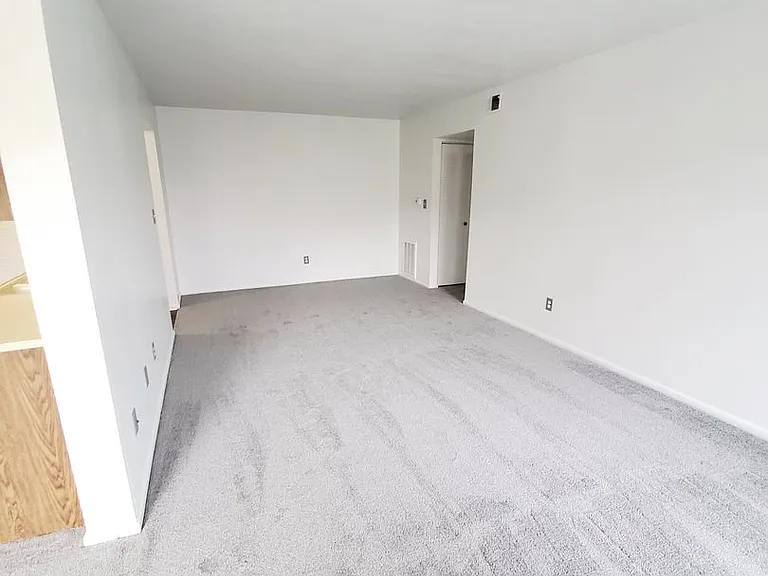 Sugarbush Apartments — Photo 152