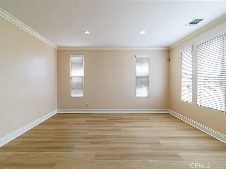 2272 Mary Clare St — Photo 3