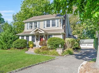 626 Dorian Rd, Westfield, NJ 07090