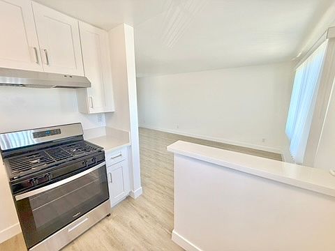 4th image of 12766 Venice Blvd #207