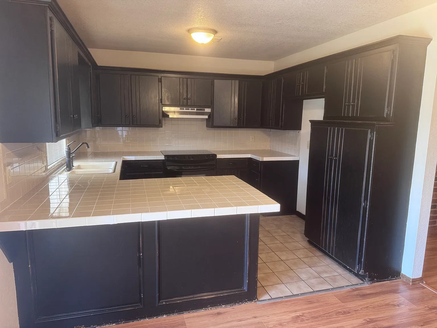 3 bed, 1370 sqft, $1,550 — Photo 4