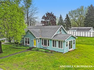 315 Bailey Ave, South Haven, MI 49090