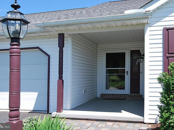 5th image of 621 Glen Run Dr