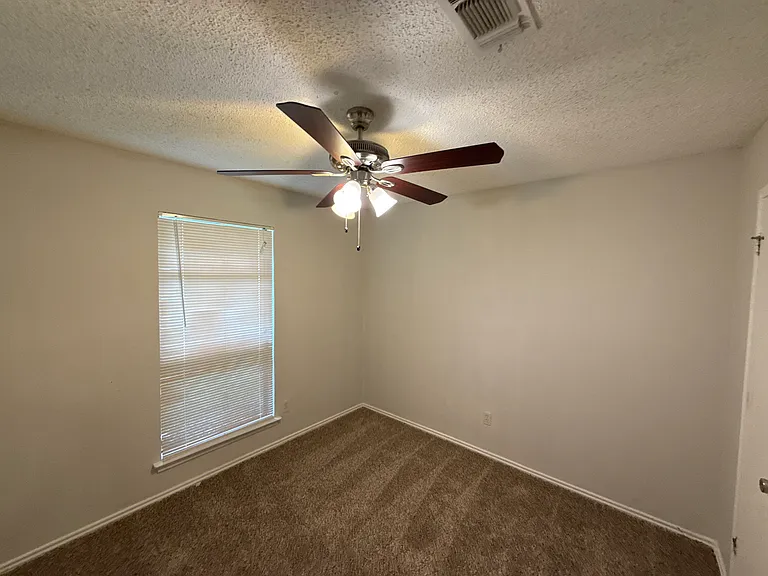 221 Arnold St — Photo 15