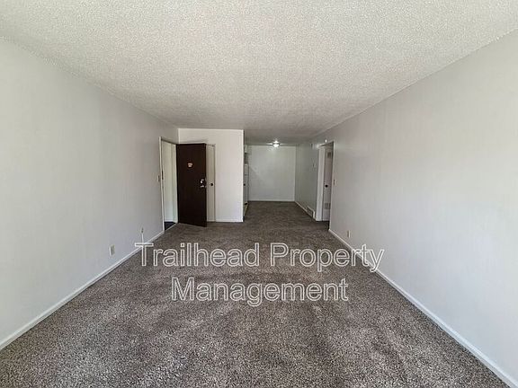 4th image of 324 W College St APT 306