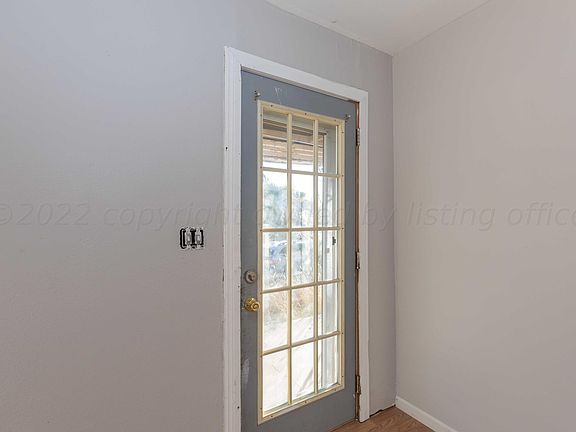 3rd image of 427 Crest Ave