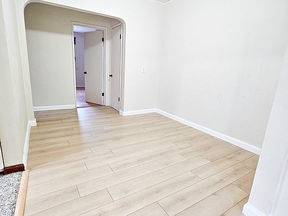 3rd image of 20-22 23rd St #1