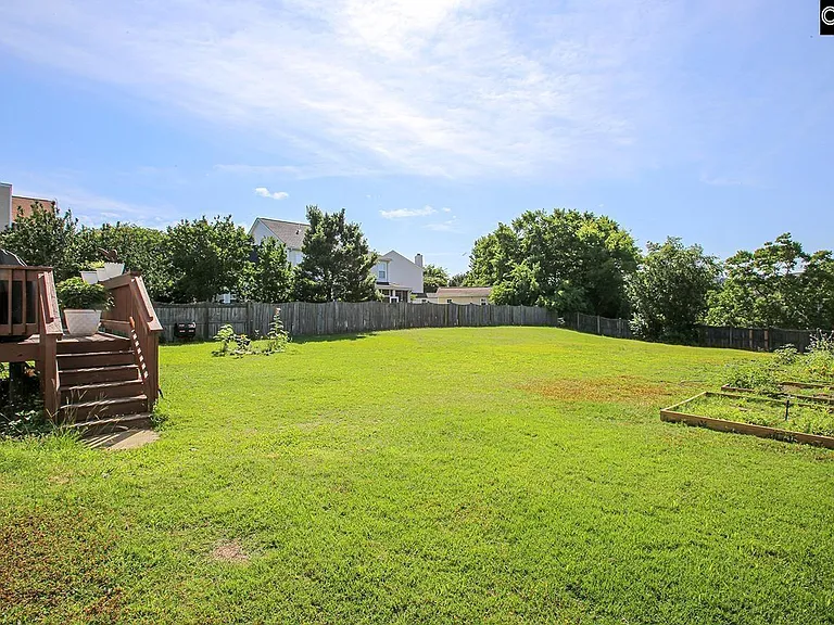 305 Beltrees Dr — Photo 2