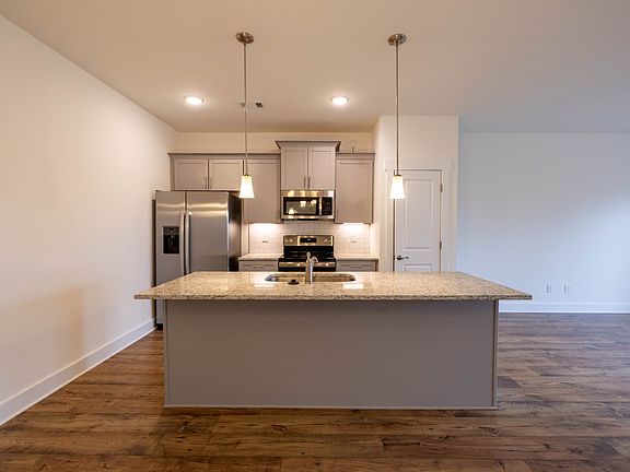 4th image of 1103 Sweetleaf Dr