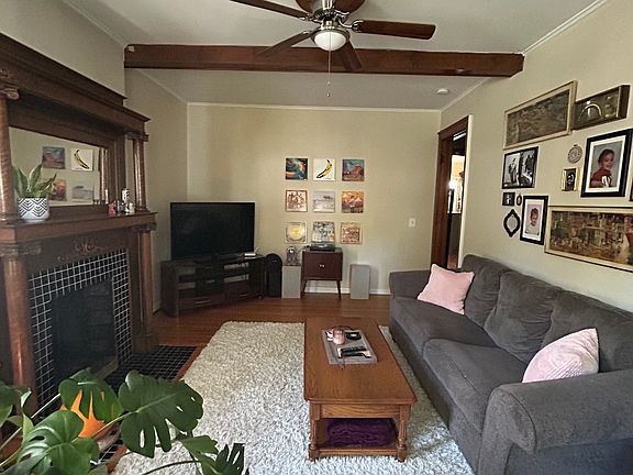 3rd image of 279 Laburnam Cres
