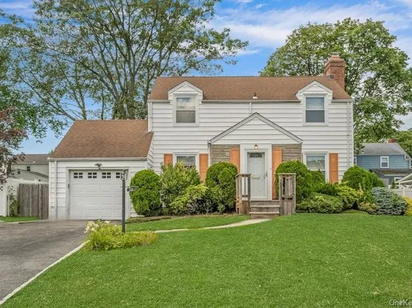 12 Longview Drive, Eastchester, NY 10709